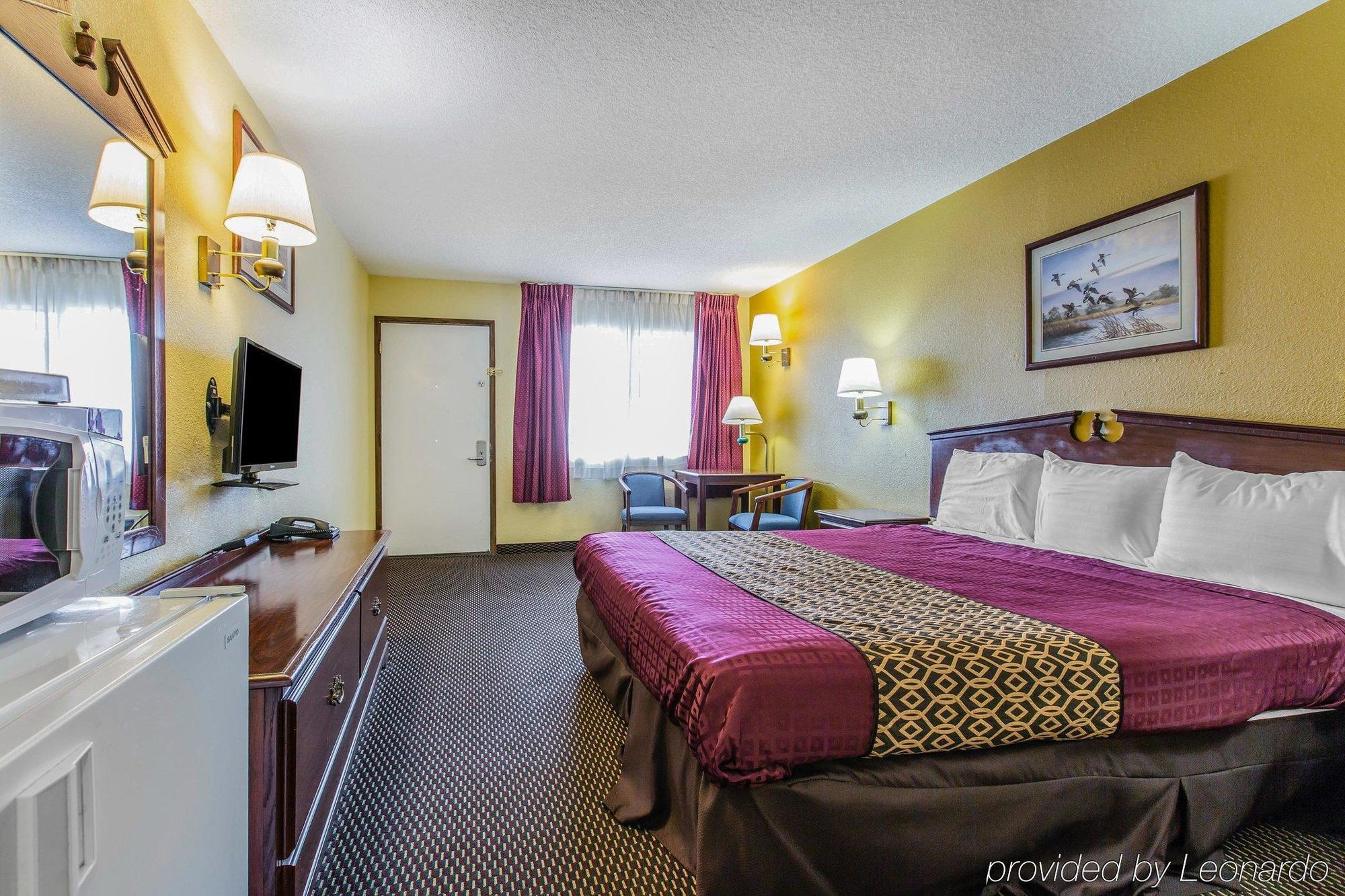 Westward Inn Crescent City Bagian luar foto